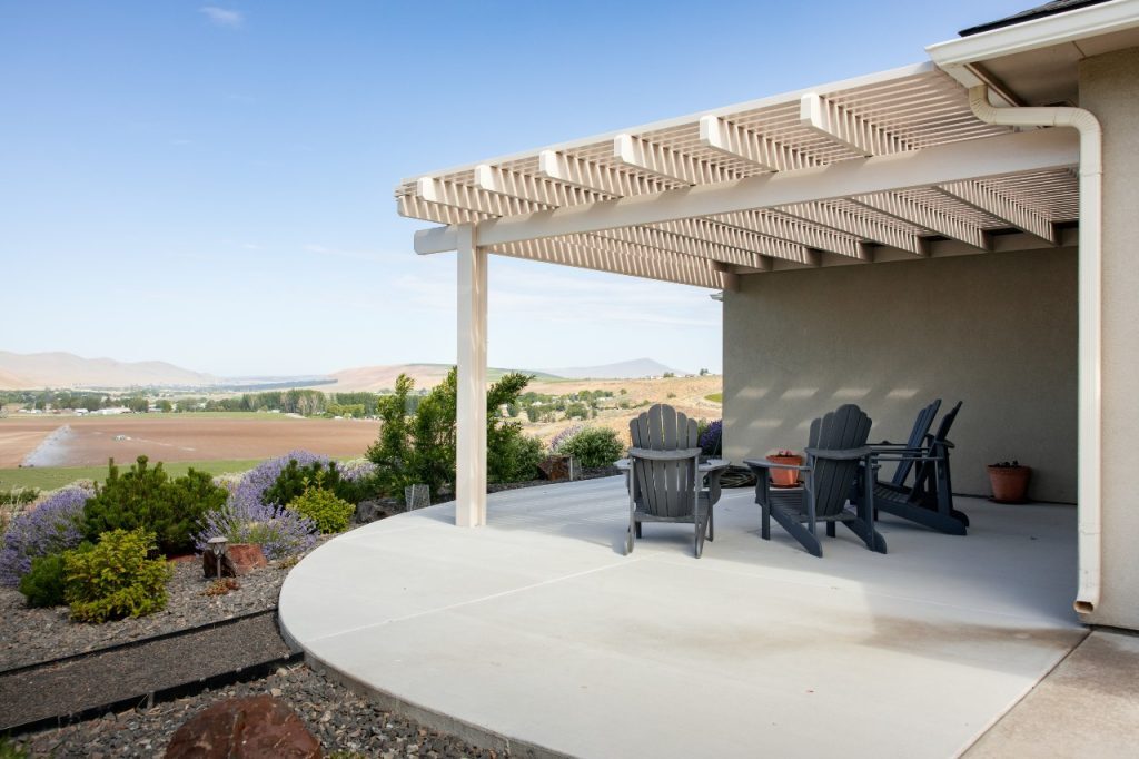 custom pergola construction in Tri-Cities